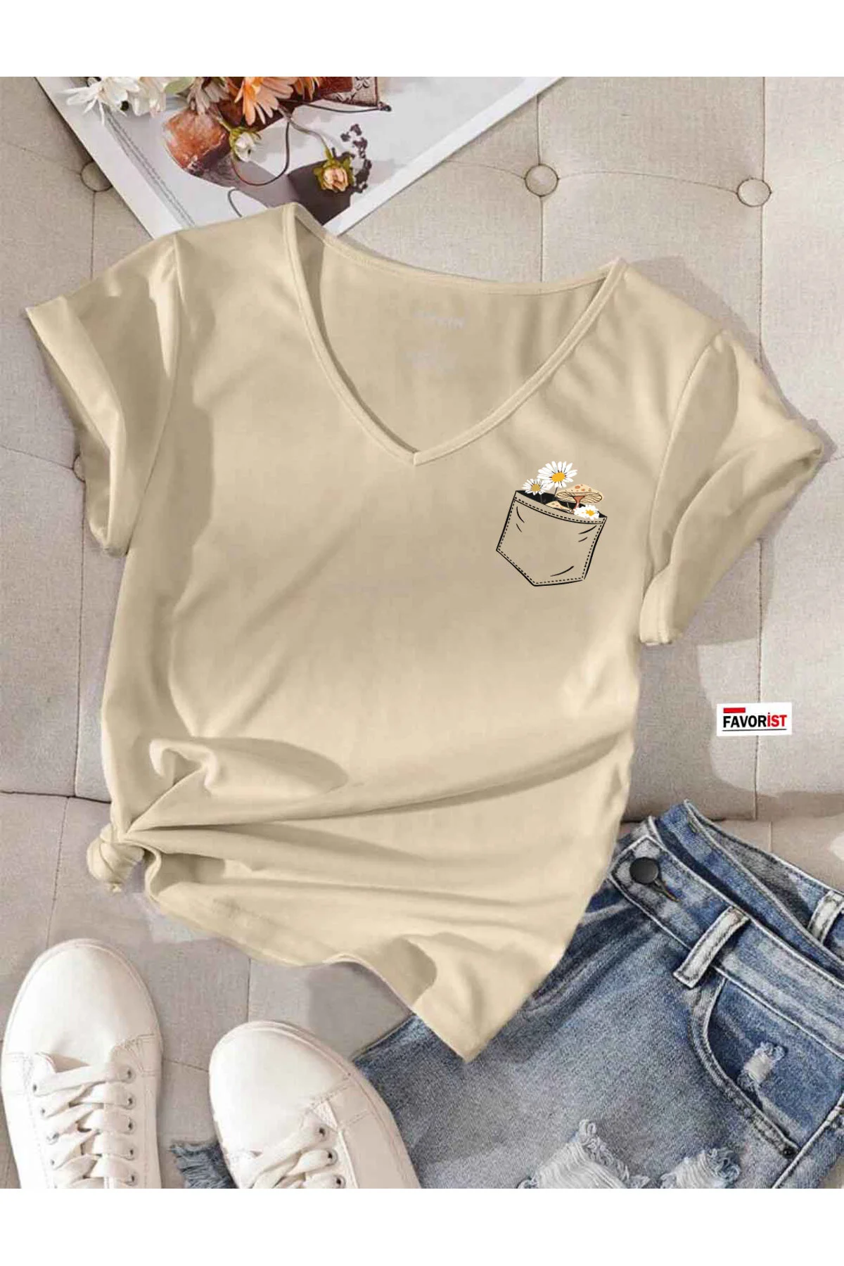 FAVORİST V Yaka Basic Çiçek Baskılı Pamuklu Tshirt (NORMAL KALIP) S Beden" Bayan T-shirt Fiyatı