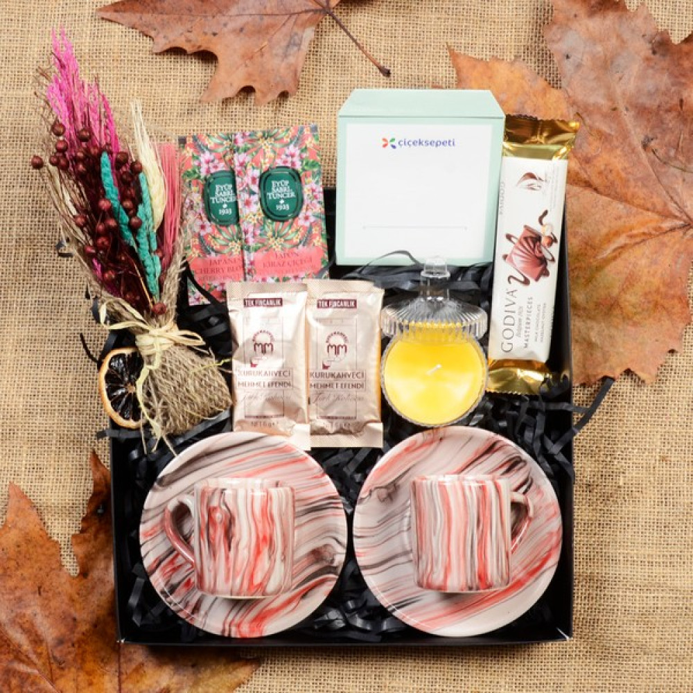 Fiorella Gift Ebruli Kahve Fincanı & Godiva & Kahve & Mum & Kuru Buket &hediye Seti & Hediye Kutusu & Hediye Sepeti Altın, Takı & Aksesuar Fiyatı