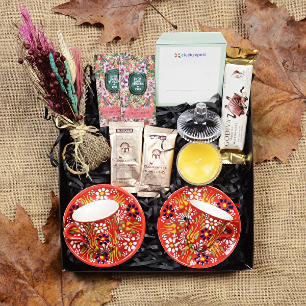 Fiorella Gift El Yapımı Çini Kahve Fincanı & Godiva Çikolata & Kahve & Mum & Kuru Buket &hediye Seti & Hediye Kutusu & Hediye Sepeti Altın, Takı & Aksesuar Fiyatı