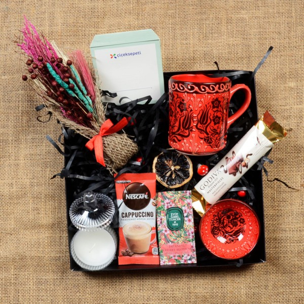 Fiorella Gift El Yapımı Çini Kahve Kupası & Çikolata & Kahve & Mum & Kuru Buket &hediye Seti & Hediye Kutusu & Hediye Sepeti Altın, Takı & Aksesuar Fiyatı