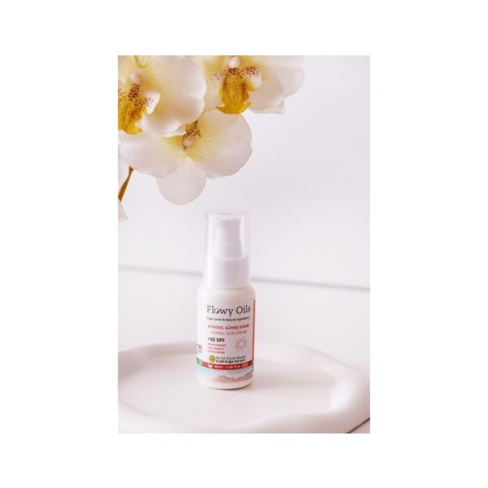 Flowy Oils Bitkisel Güneş Kremi +50 Spf Nemlendirici Leke Karşıtı Güneş Kremi Hızlı Emilim Yüksek Koruma 50ML Güneş Kremleri ve Losyonları Fiyatı