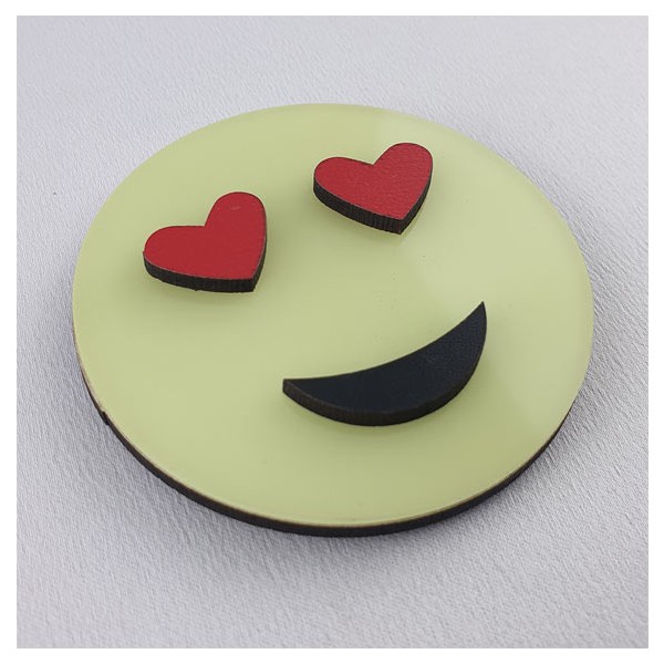 Fosforlu Emoji ( Karanlıkta Parlar ) Fosforlu Duvar Süsü, 6,5 cm Diğer Fiyatı