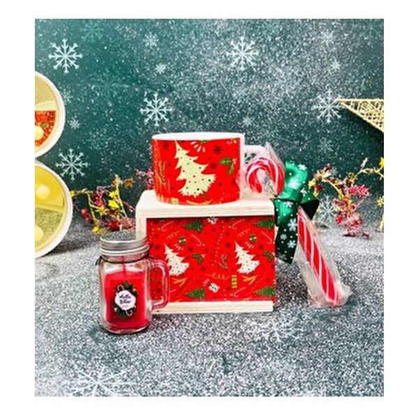 Giftmoda Kırmızı Renkli Yıl Tasarımlı Kutulu Kupa Baston Şeker ve Kokulu Mum Yılbaşı Seti Fincan / Bardak / Kahve Takımı Fiyatı
