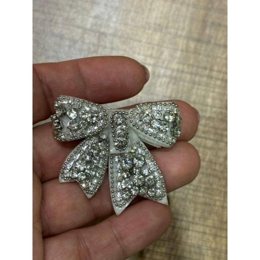 Gönülden Tasarım 5x4 cm Zirkon Taş Işleme Fiyonk Broş Yaka Iğnesi Türban Iğnesi - Beyaz Toka, Taç & Saç Bandı Fiyatı