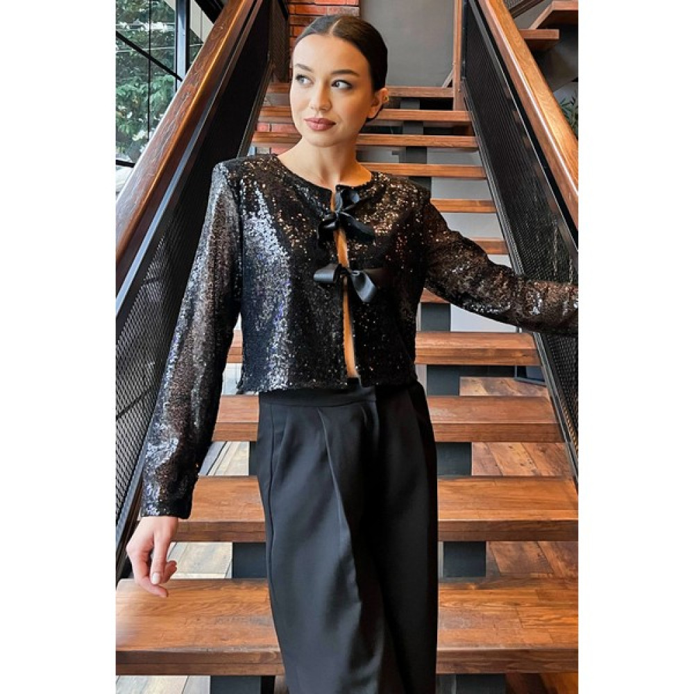 Gülseli Siyah Göz Alıcı Payet Detaylı Ön Dekolteli Crop Top Bluz P-00008598 Bluz Fiyatı
