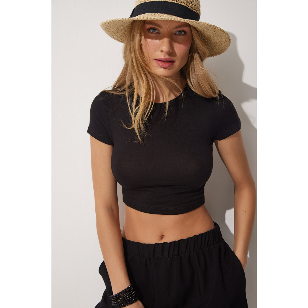 Happiness İstanbul Kadın Siyah Bisiklet Yaka Crop Örme T-Shirt 40 Beden Bayan T-shirt Fiyatı