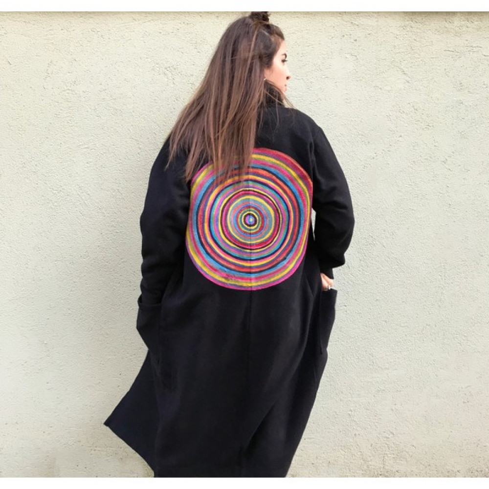 Hello Stranger Siyah Kaşe Palto Renkli Spiral Mistik Mont Kaban Kadın Kaban Fiyatı