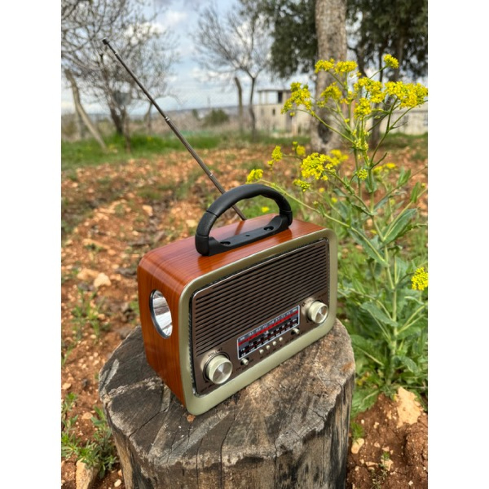 Helsinki Machine HS-301 Bt Fm Radyo + Kırmızı Ledli + Fenerli + USB Çalar + Bluetooth + Şarjlı ve Pilli Müzik Kutusu Müzik Aleti Kutusu & Çantası Fiyatı