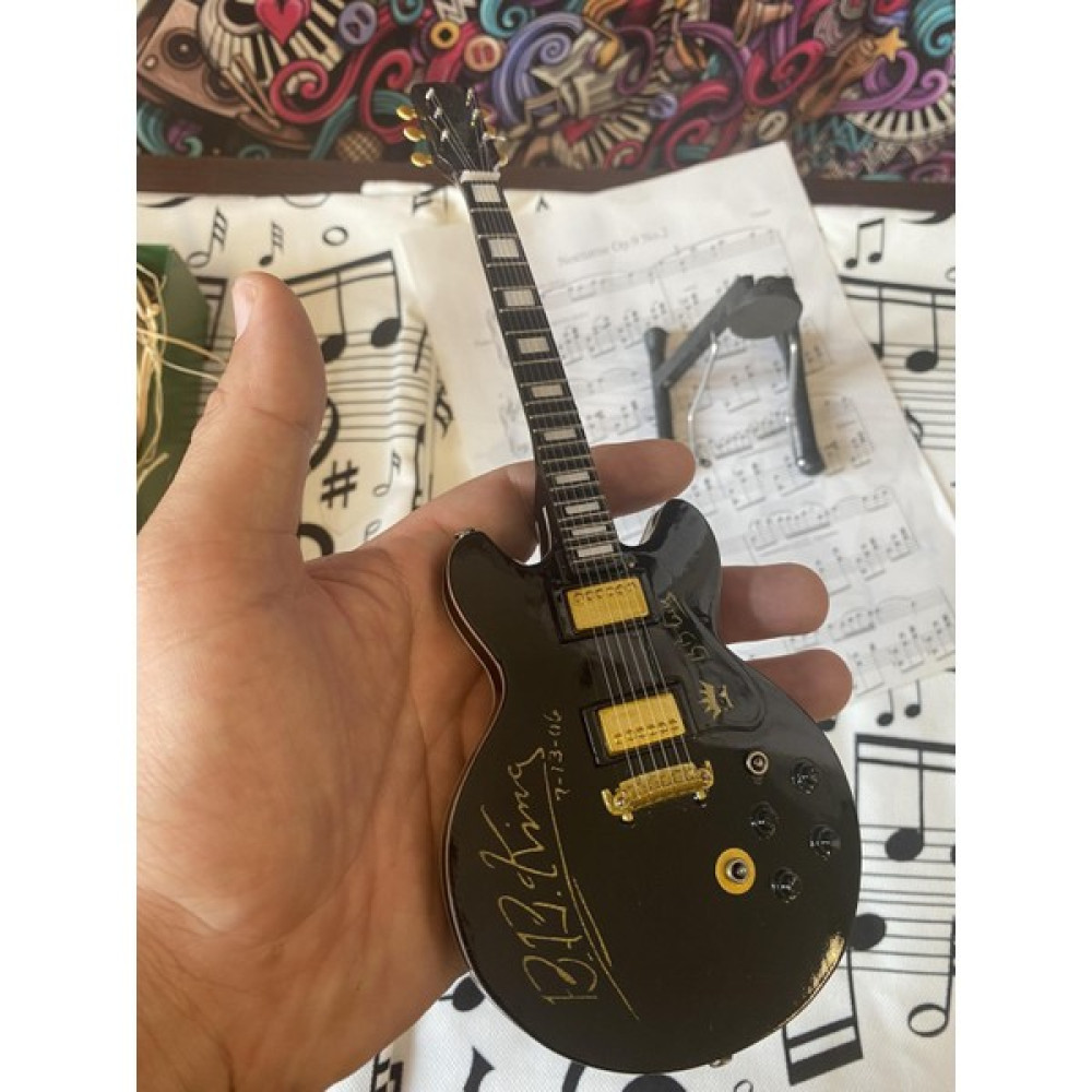 Herşey Nota Elektro Gitar El Yapımı Ahşap Minyatür Biblo 25 cm B.b. King Imza Elektro Gitar - Violin Sunburst Elektro Gitarlar Fiyatı