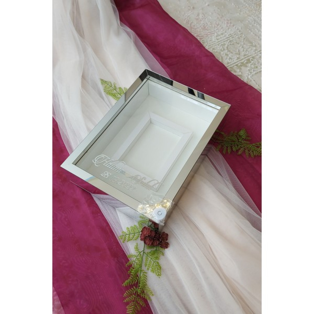 HKM Ticaret 25X35 cm Gümüş Pleksi Kaplı Fotoğraf Alanlı Model Tasarım Gül Kutusu Anı Çerçevesi! Ayna Çerçeve! Ledli Resim & Fotoğraf Çerçevesi Fiyatı
