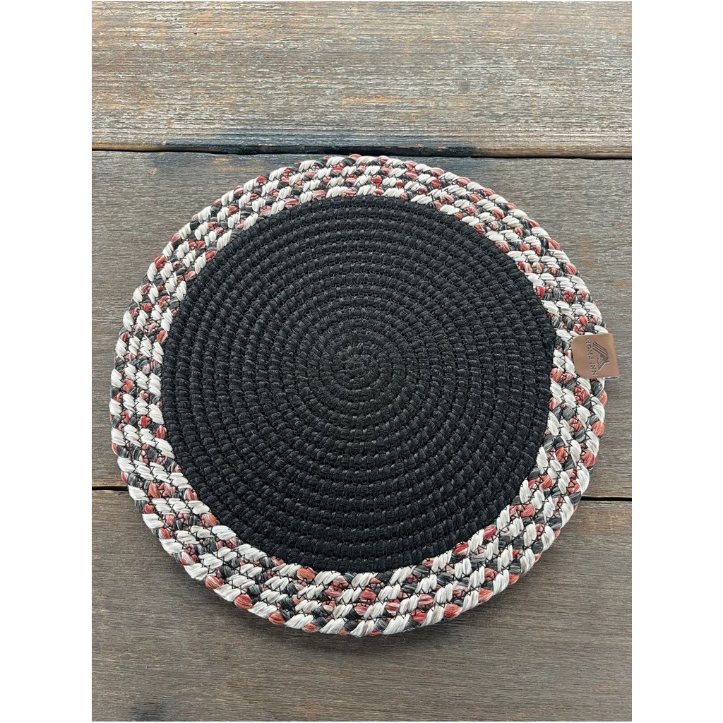 Home İnn Modern Supla 33 cm Renkli Örgü Amerikan Servis Tekli Modern Sofra Dekoru - 33 x 33 - Siyah Diğer Fiyatı