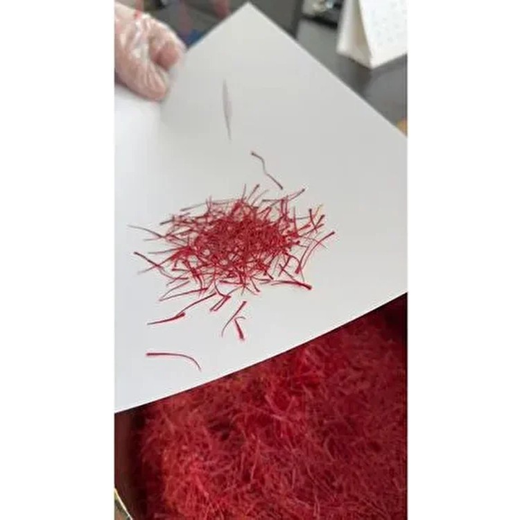 Iran Organik Süper Negin Safran 4 Gram Taze Öğütülmüş Baharat Yüksek Aroma İçerir - 4 gr Tuz, Şeker, Baharat Fiyatı