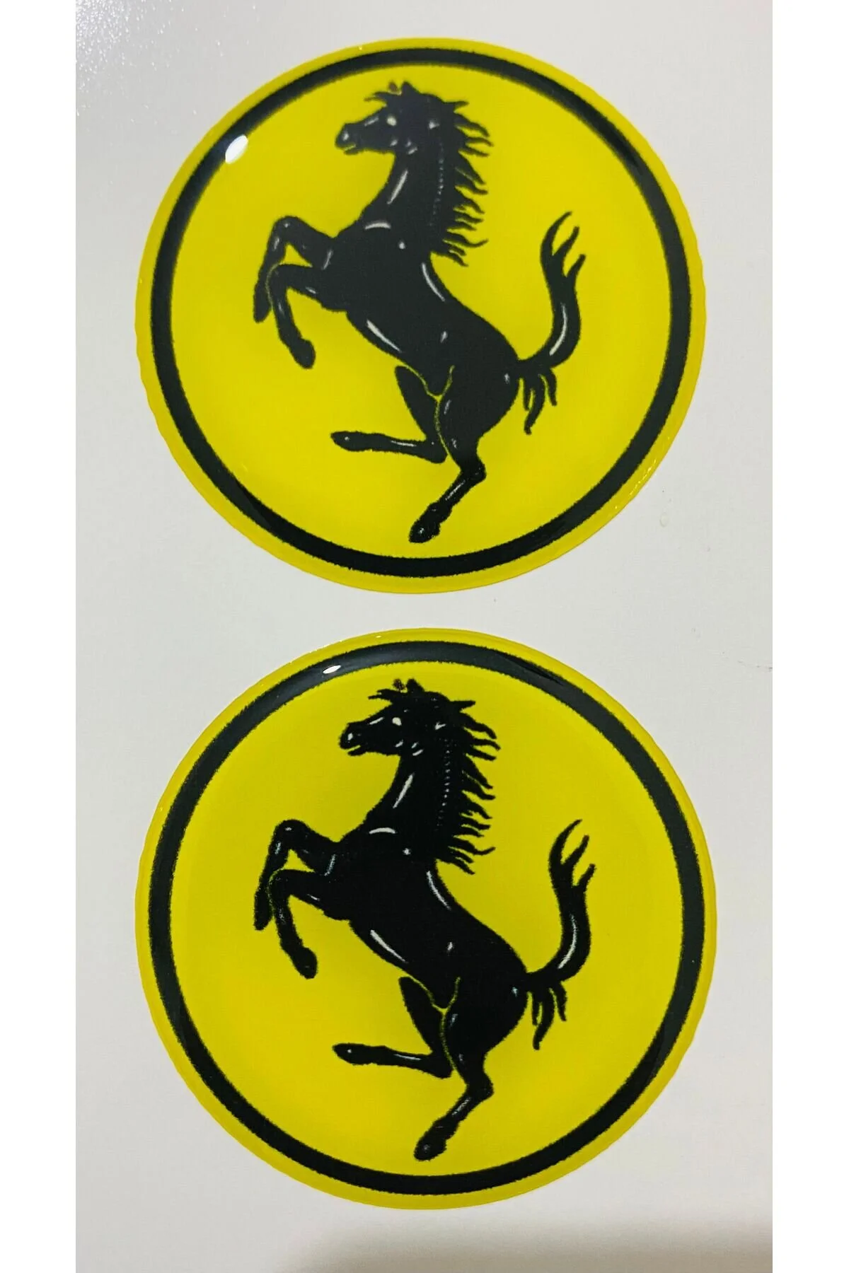 İŞCAN MOTOR Ferrari Logo Sarı (5X5 CM) Ikili Damla Etiket" Motorsiklet Sürücü Koruyucu Aksesuarlar Fiyatı