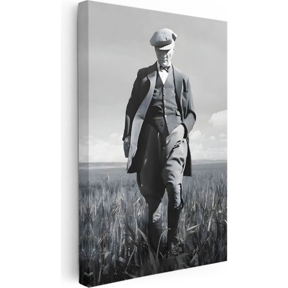 Kasketli Atatürk - Buğday Tarlasında Kanvas Tablo - 70 x 100 Kanvas Tablo Fiyatı