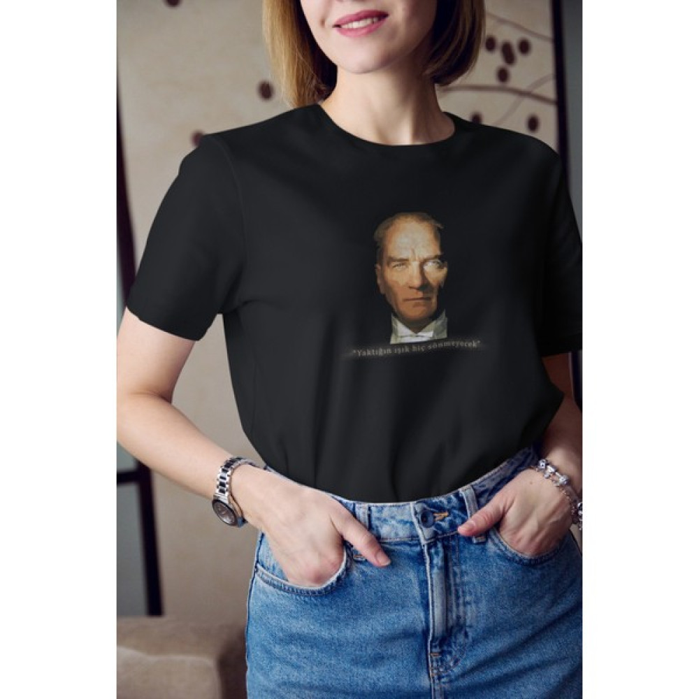Kio Tasarım Atatürk Işığın Sönmeyecek Yazı Baskılı T-Shirt Kadın Sevgililer-Doğum-Günü Hediye Bayan T-shirt Fiyatı