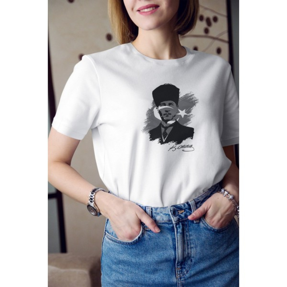 Kio Tasarım Türk Bayrağı Atatürk İmza Baskılı T-Shirt Kadın Sevgililer-Doğum-Günü Hediye Bayan T-shirt Fiyatı