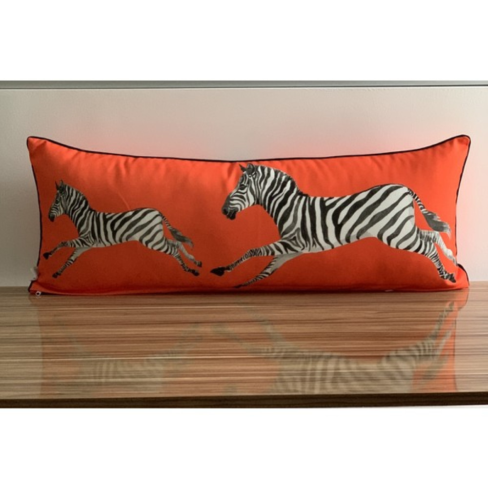 Kırlentim E712 Turuncu Zemin Koşan Zebra Desen Kırlent Kılıfı - 30 x 80 cm Kırlent / Mobilya Yastığı Fiyatı