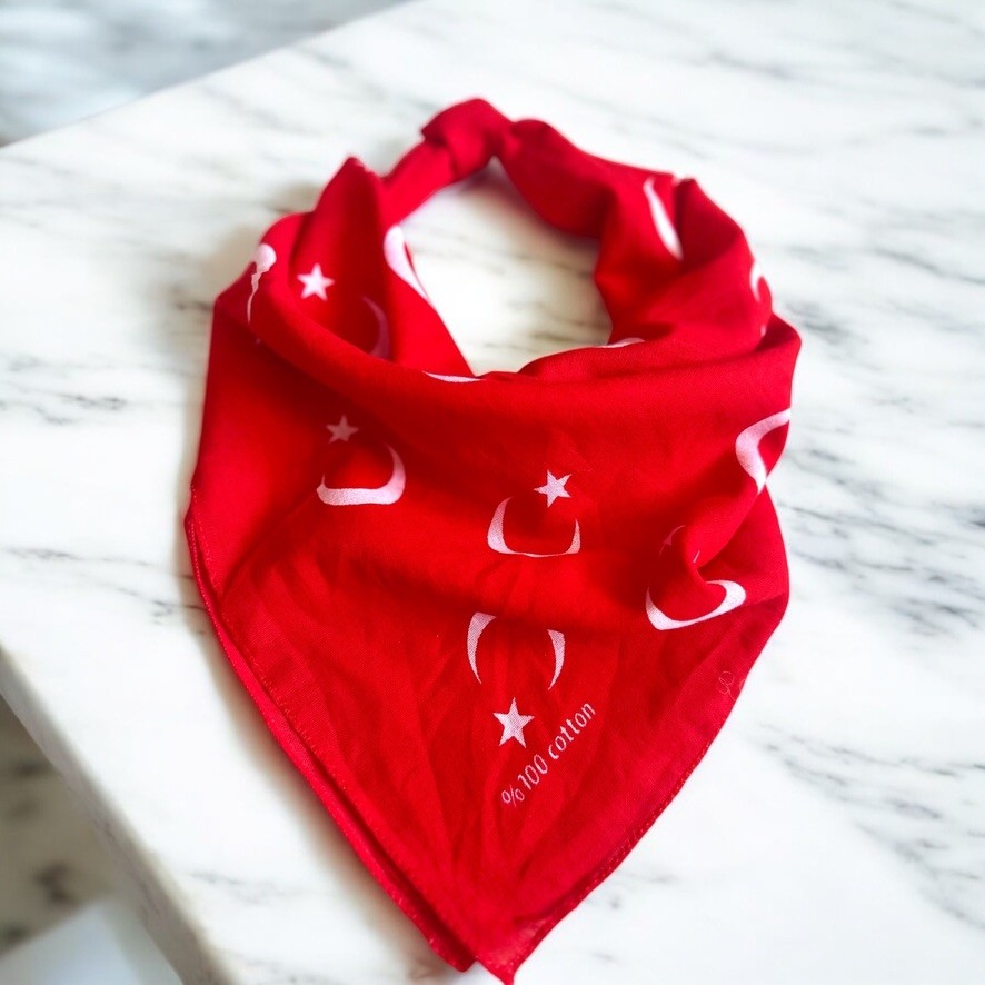 Kırmızı Renk Içerisinde Ay Yıldızlı Unisex %100 Koton Bandana 23 Nisan Bandanası Bandana (Outdoor) Fiyatı