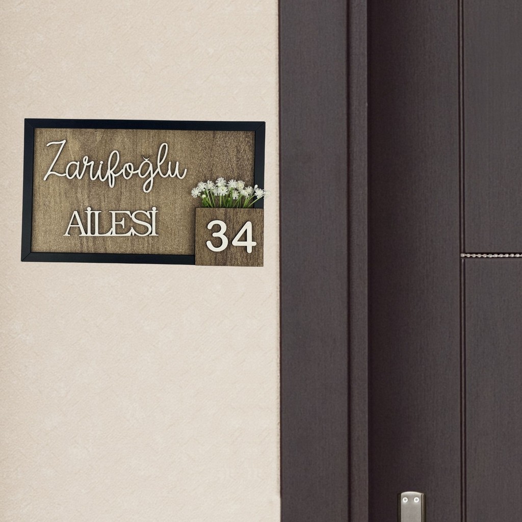 Kişiye Özel Ahşap Çerçeveli Aile Ismi ve Kapı Numarası Tabelası – Dekoratif Kapı Süsü - Açık Kahverengi Diğer Fiyatı