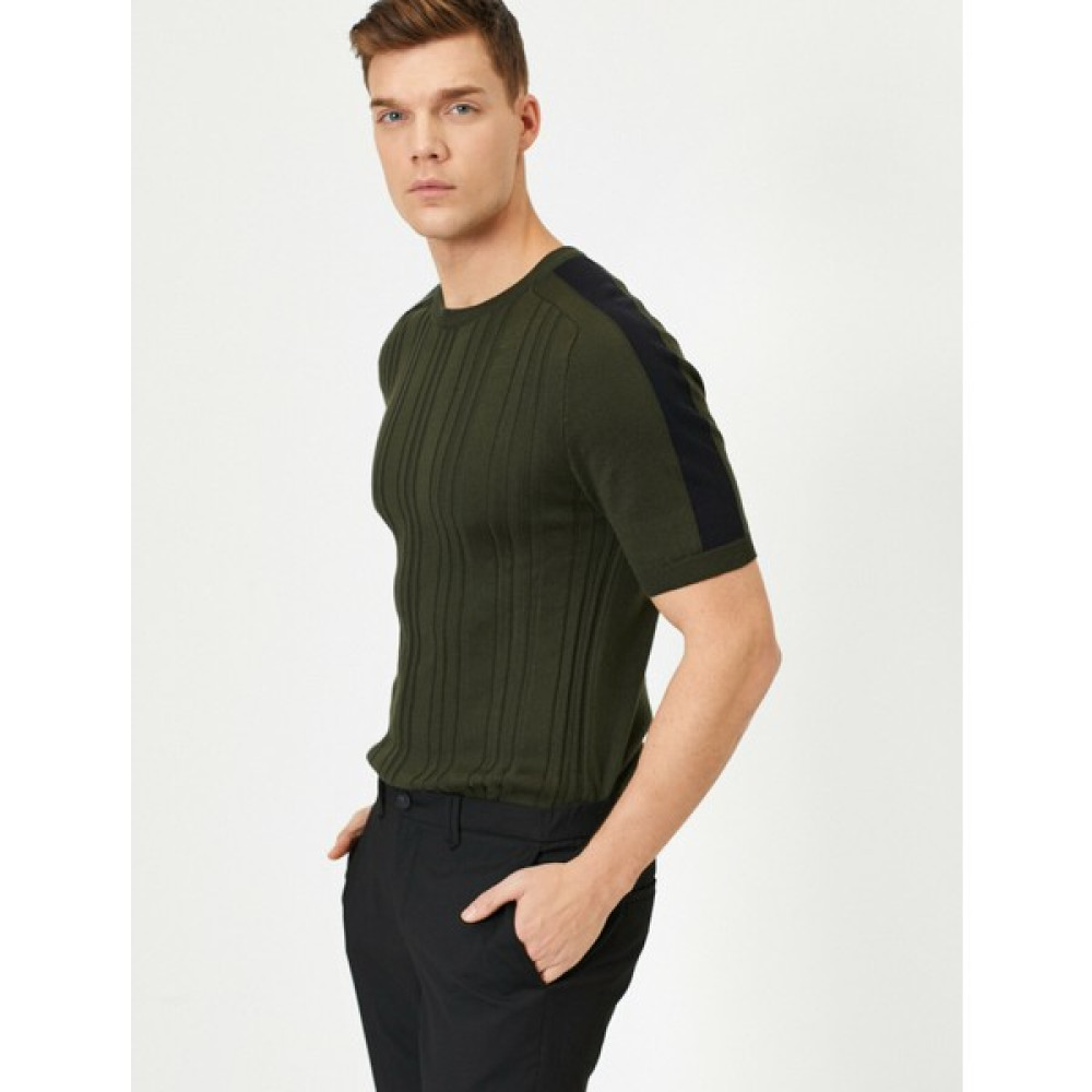 Koton Derby Dokulu Omzu Kontrast Renk Detaylı Slim Fit Triko T-Shirt Erkek Kazak & Süveter & Triko Fiyatı