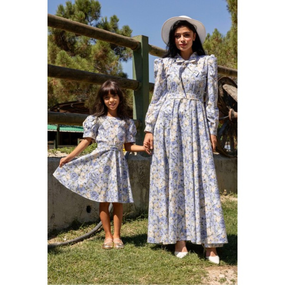 Küçüğüm Butik Tesettür Mavi Pastel Çiçekli Boyundan Bağlamalı Kloş Anne Kız Kombini (Tekli Satılmaktadır) Elbise Fiyatı