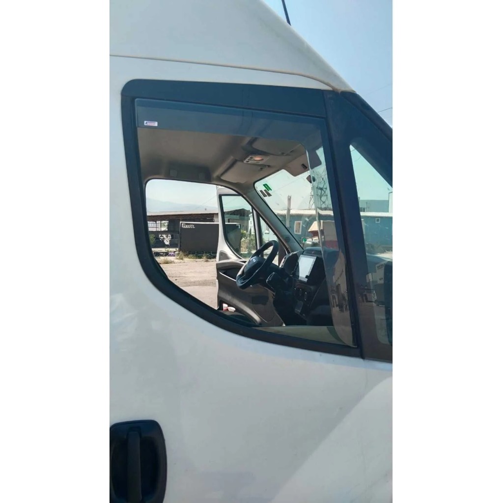 Kuzgun Daily Iveco Fitile Geçme Sekmanlı (Aparatlı) 2015-2024 Model Aralığı Oto Rüzgarlıkları Fiyatı
