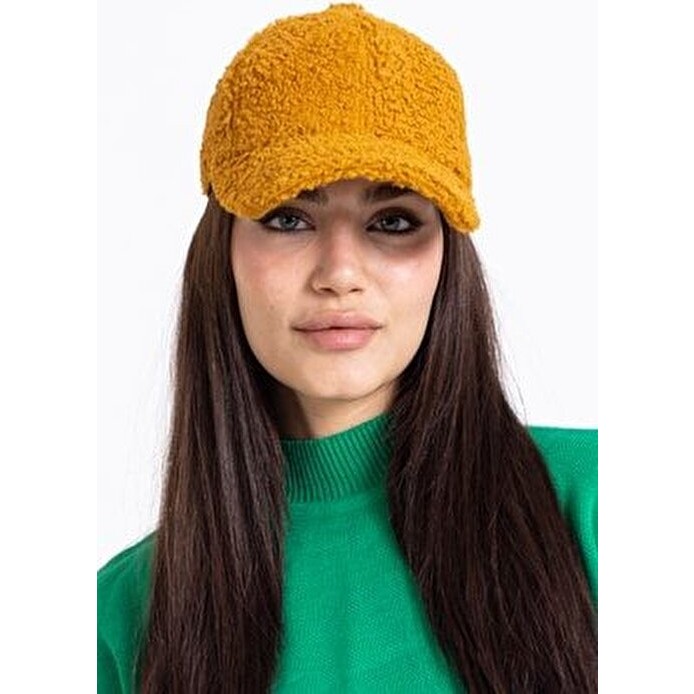 Ladycolor Sarı Renkli Peluş Ponpon Şapka Suni Kürk ile Şık ve Rahat Kullanım Anne Bebek Oyuncak Fiyatı