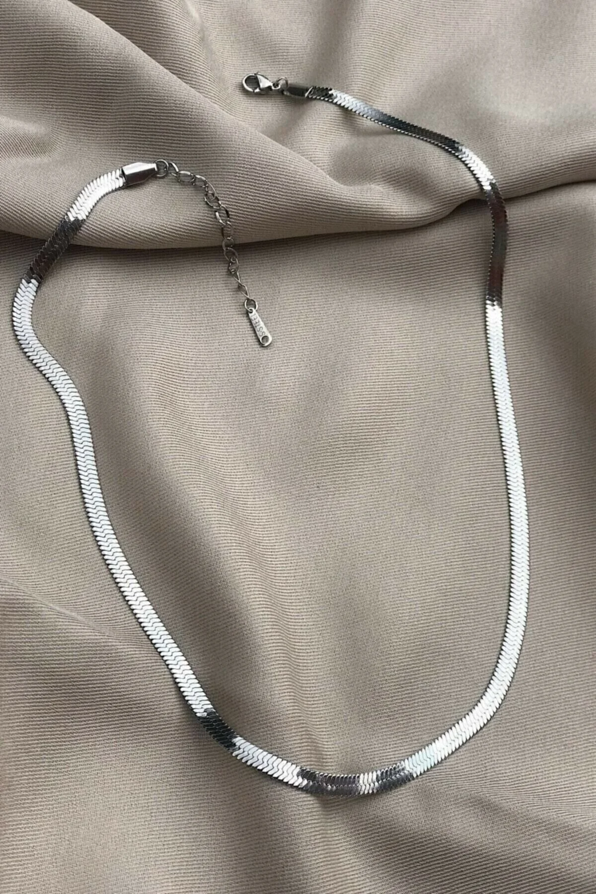 Loca Collection Yassı Zincir Italyan 316l Çelik Gümüş Renk" Bijuteri Kolye Fiyatı