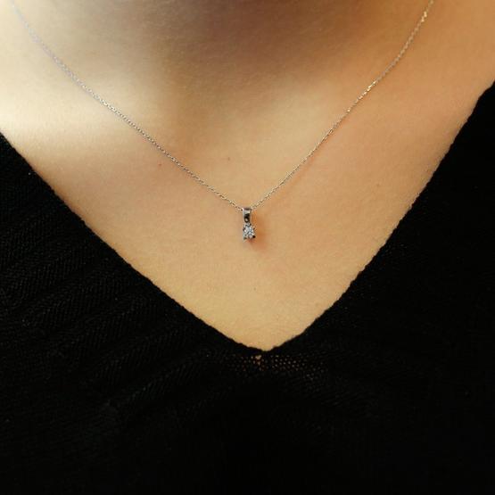 Lova 2070001 0,08 Karat Pırlanta Tektaş Kolye