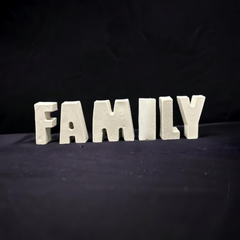 Lu Design Beyaz Family Yazısı Biblo Ev Dekorasyon 5cm Harf & Taş Tozu Biblo Fiyatı