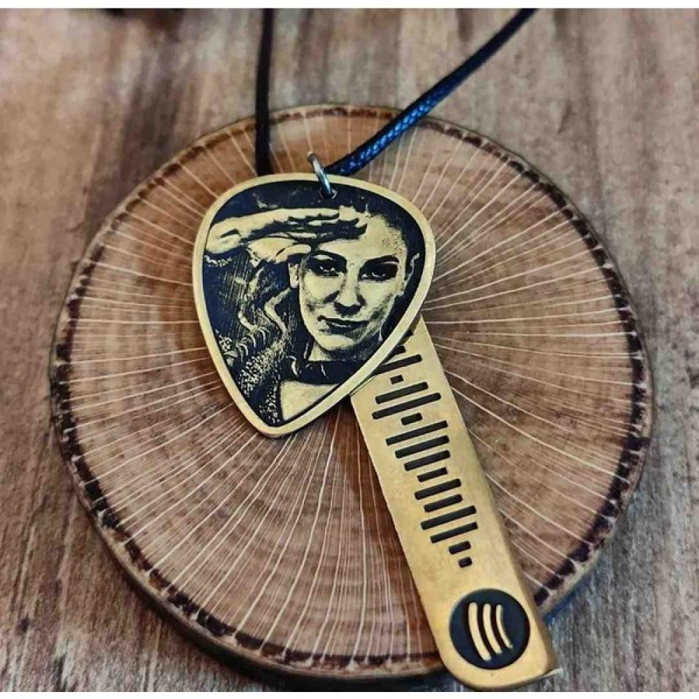 Luffy Design Özlem Tekin Pena ve Spotify Kolye Set. Elektro Gitarlar Fiyatı