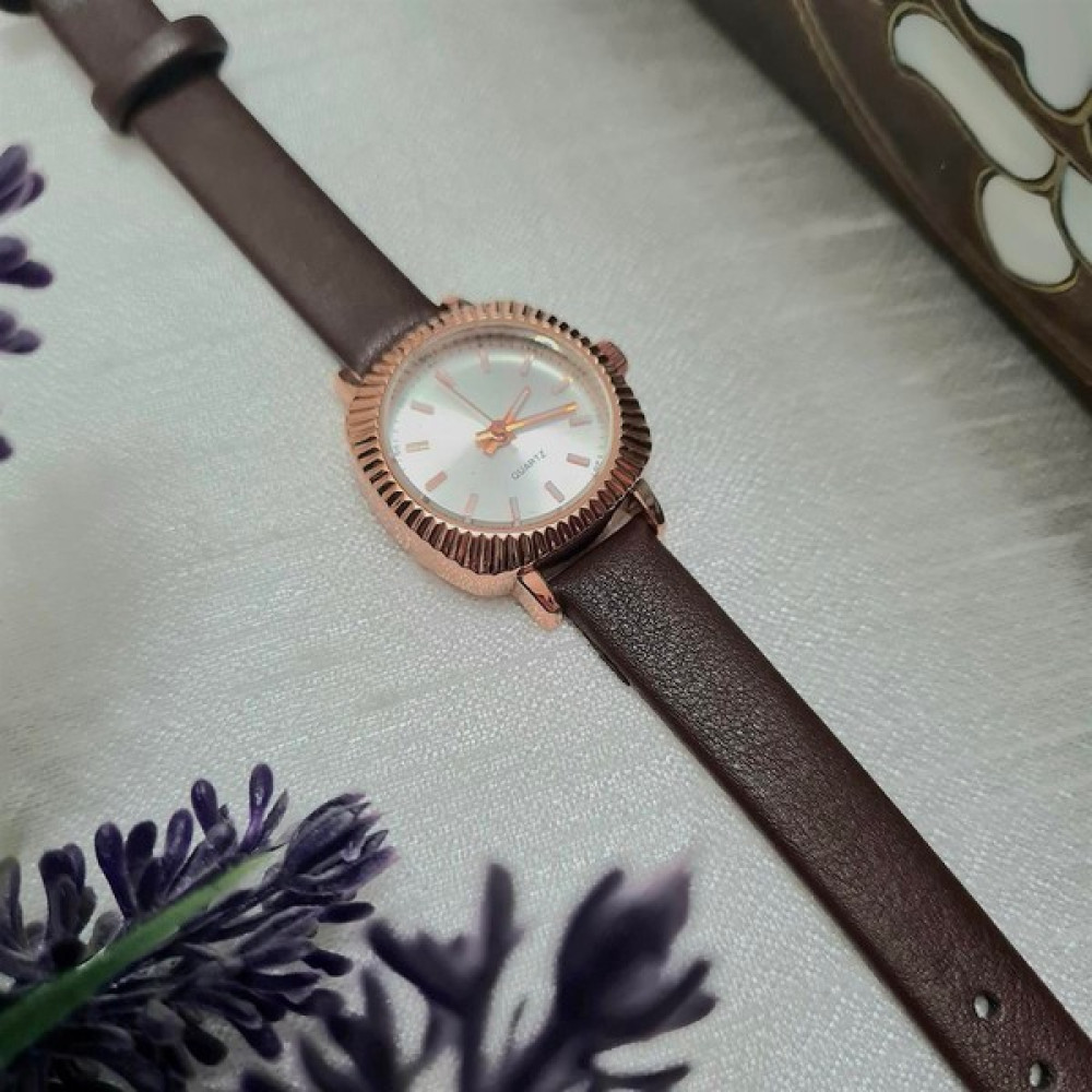 Marlas Marlas, Rose Gold Kasa, Kahverengi Deri Kordonlu, Vintage Kadın Kol Saati, Kadın Aksesuar, Minimal Tasarım, Retro Tasarım - Koyu Kahverengi Kol Saatleri Fiyatı