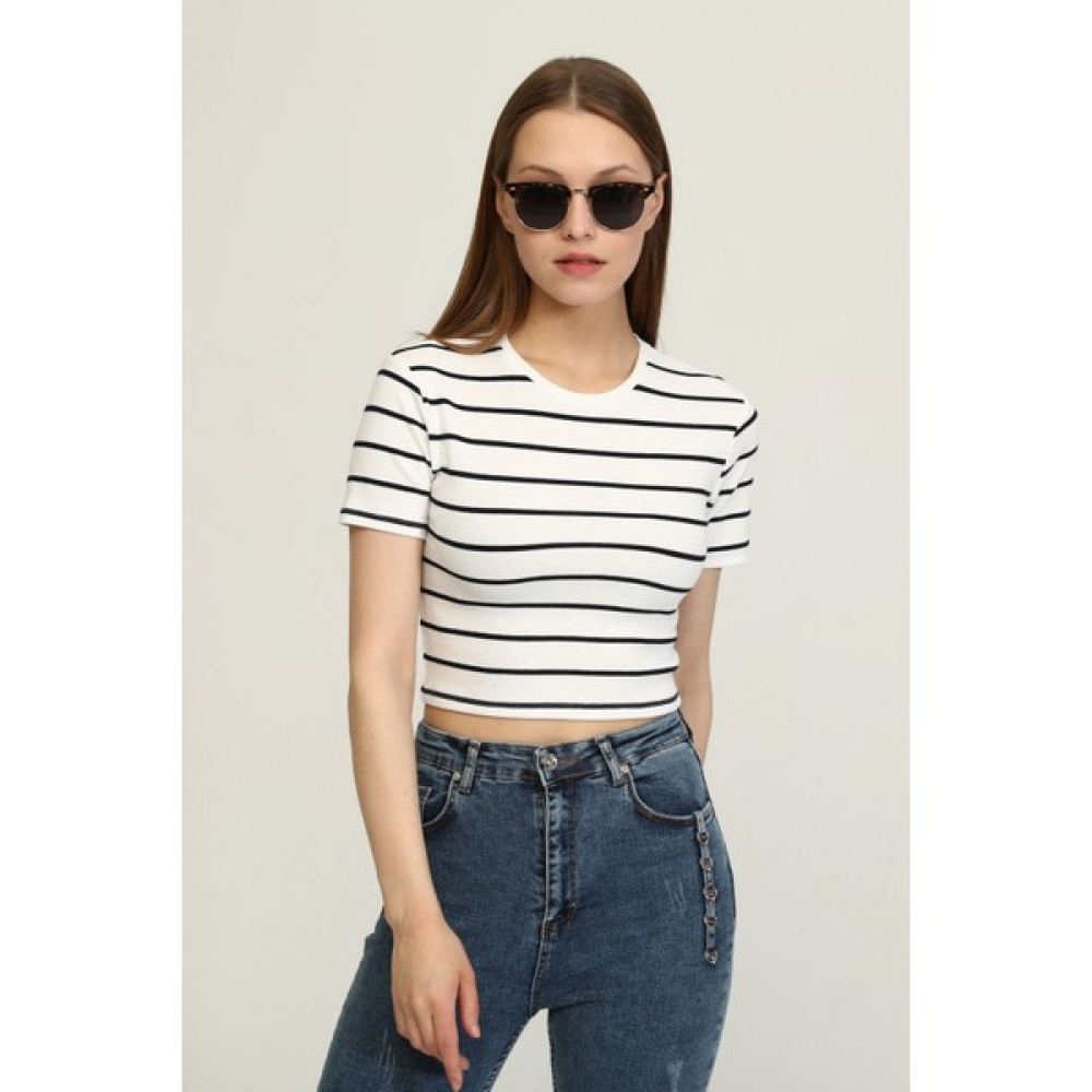 Mat Collection Kadın Ekru Bisiklet Yaka Basic Crop T-Shirt Bayan T-shirt Fiyatı