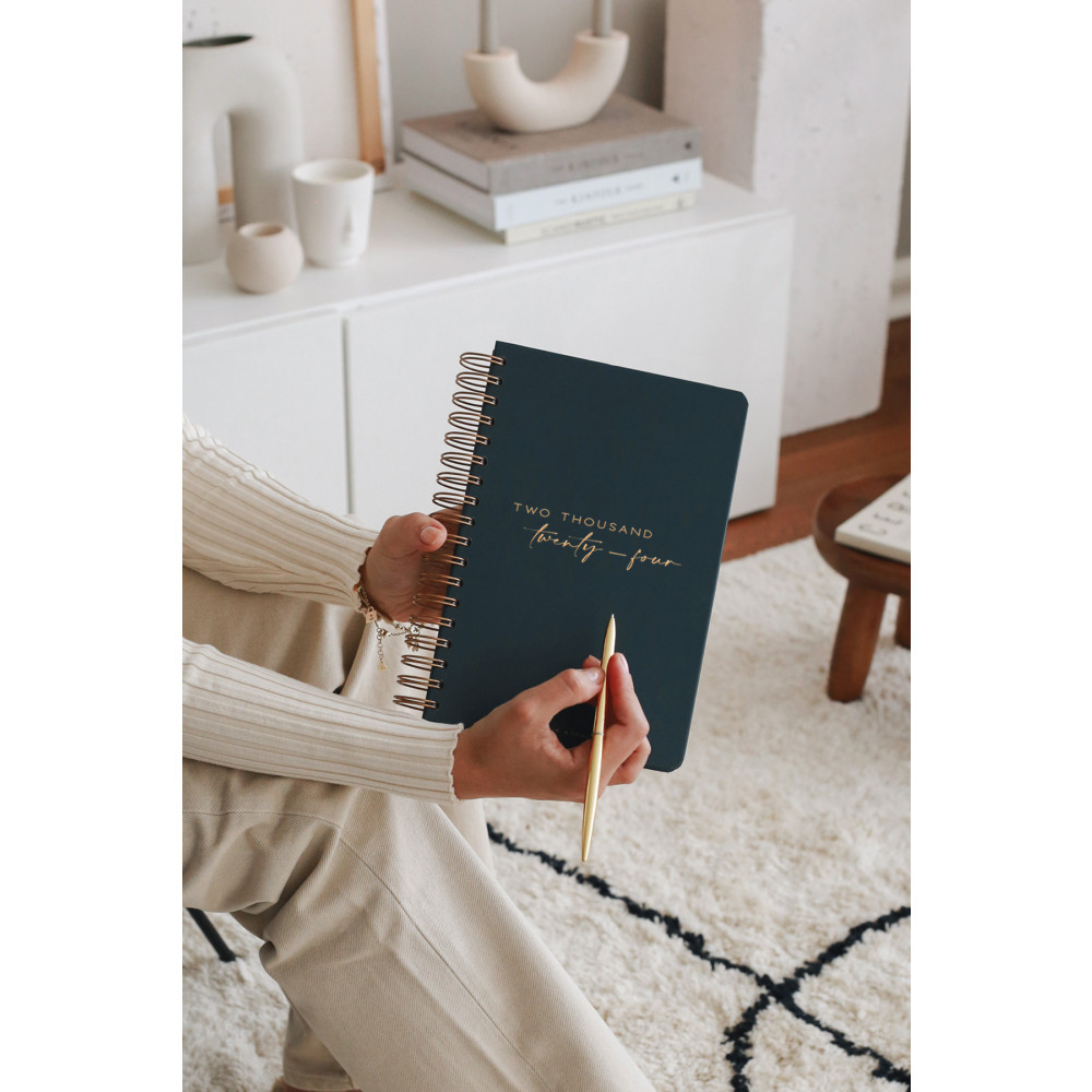 Matt Notebook 2024 Yılı Günlük Spiralli Ajanda - 12 Aylık Two Thousand Twenty Four Ajanda Fiyatı