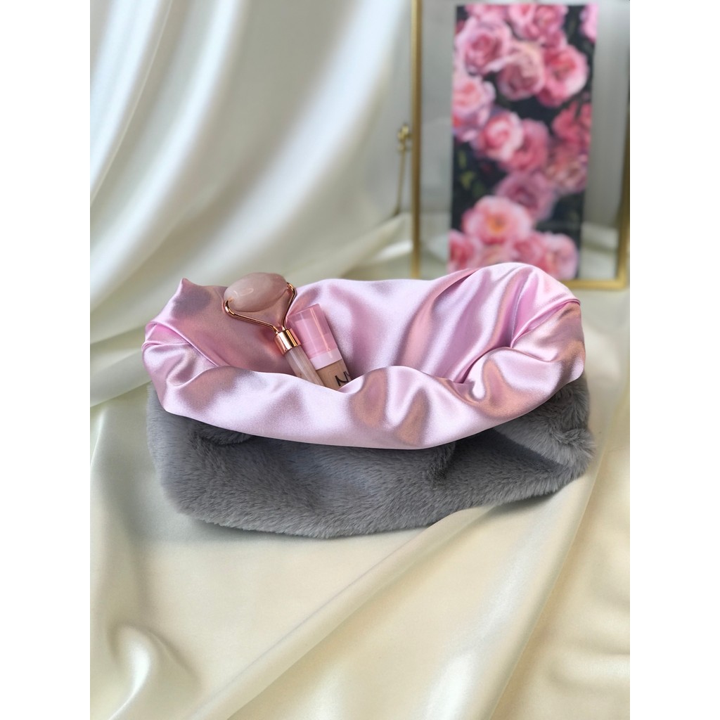 Melsea Gri Peluş Toz Pembe Saten Makyaj ve Bakım Çantası Anne Bebek Oyuncak Fiyatı