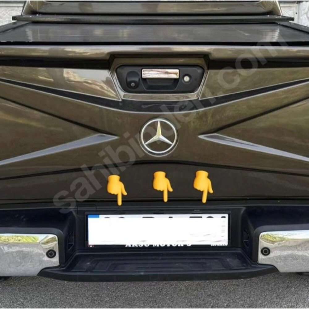 Mercedes X-Class'ın Arka Plaka Aydınlatması Için Mahfaza Oto Boyaları Fiyatı