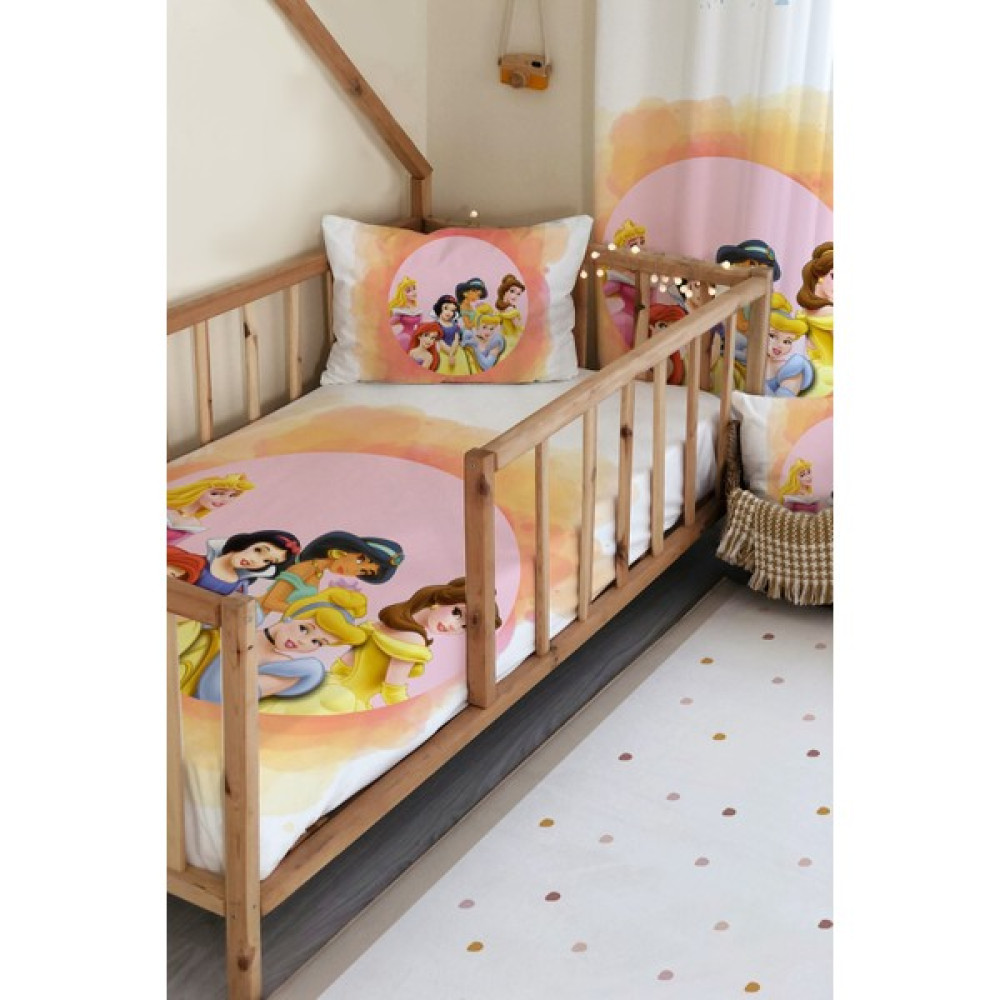 Milroma Prenses Kız ve Arkadaşları Desenli Kadife Doku Dekoratif Genç ve Çocuk Yatak Örtüsü - Renkli - 140 x 220 cm Yatak Örtüsü Fiyatı