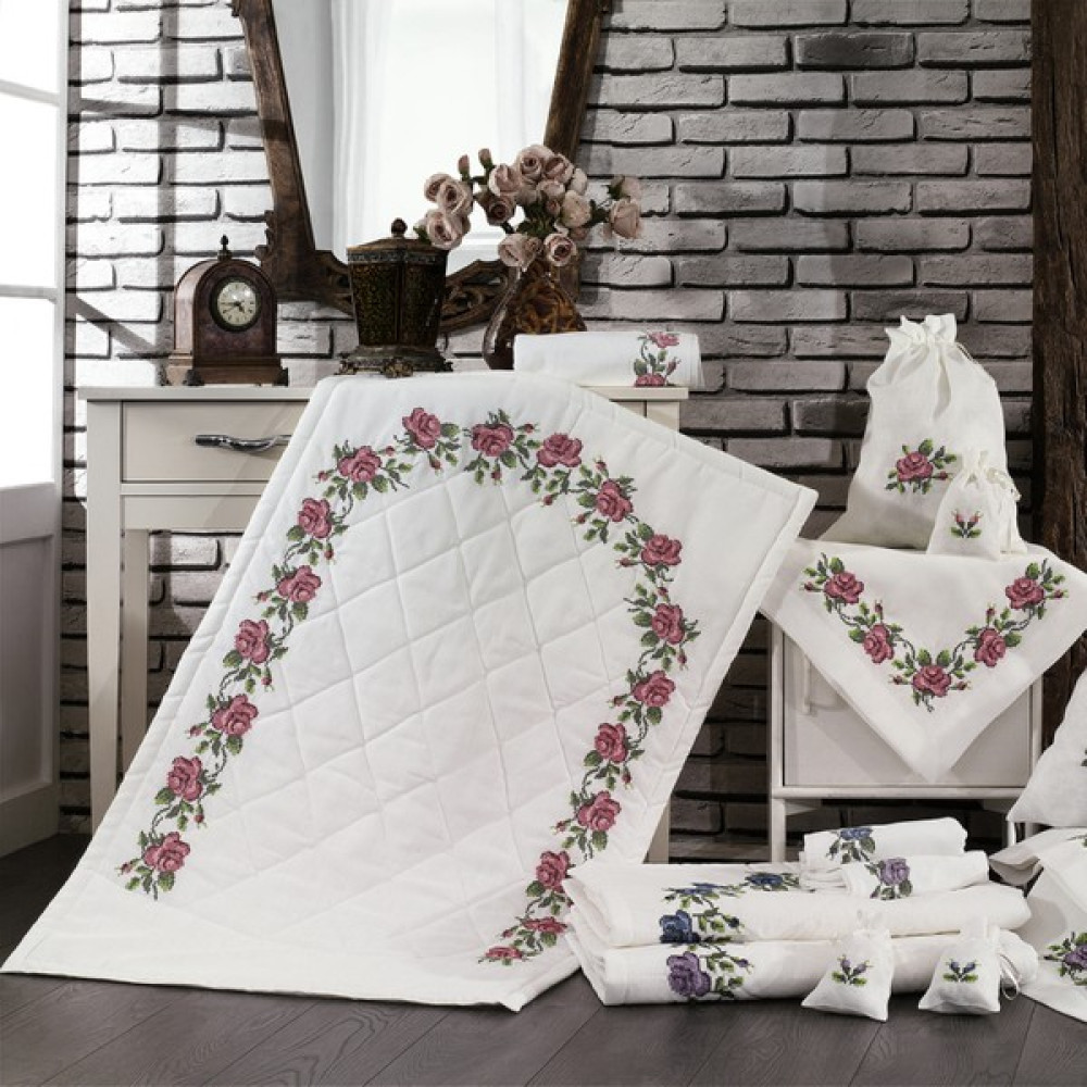 Minelya Home Kanaviçe 5 Parça Seccade Bohça Seti Kırmızı - 80 x 120 cm Seccade Fiyatı