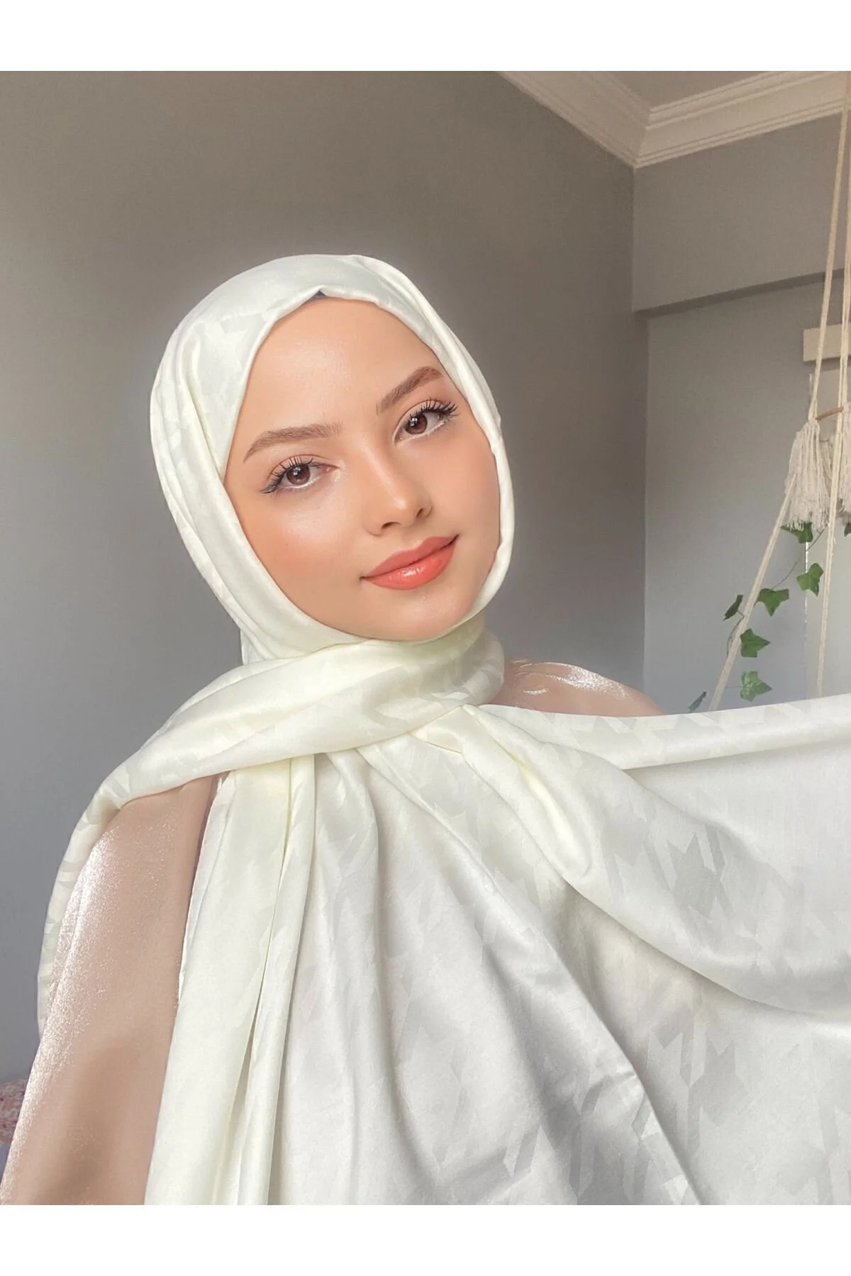 MİS İPEK KAZAYAĞI DESEN İPEKSİ JAKAR ŞAL 85 x 195 Beden" Şal Fiyatı