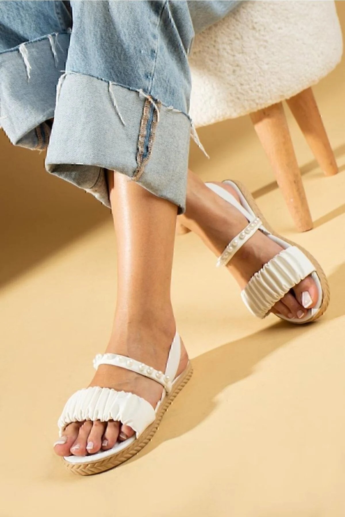 Mizan Beyaz Inci Taşlı Büzgülü Sandalet 40 Beden" Unisex Sandalet Fiyatı