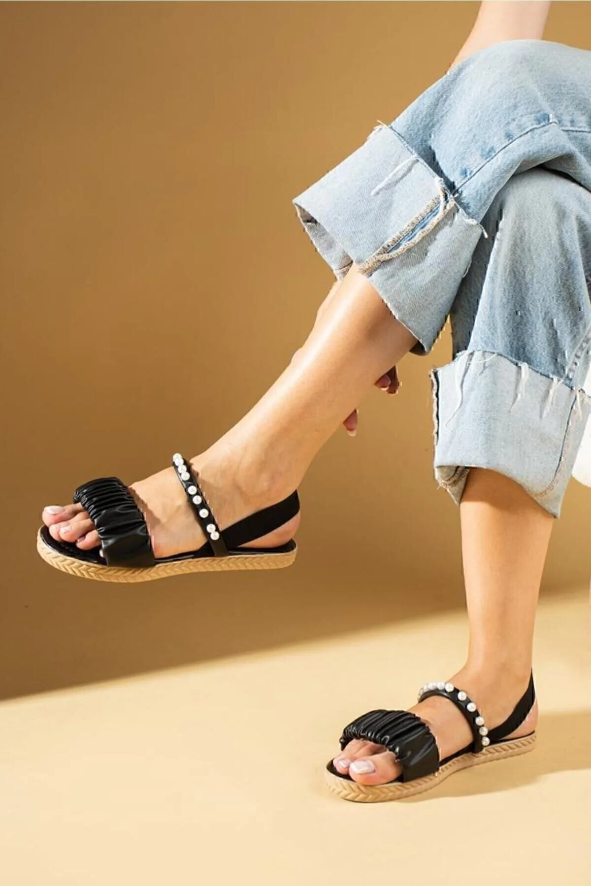 Mizan siyah inci taşlı büzgülü sandalet 37 Beden" Unisex Sandalet Fiyatı