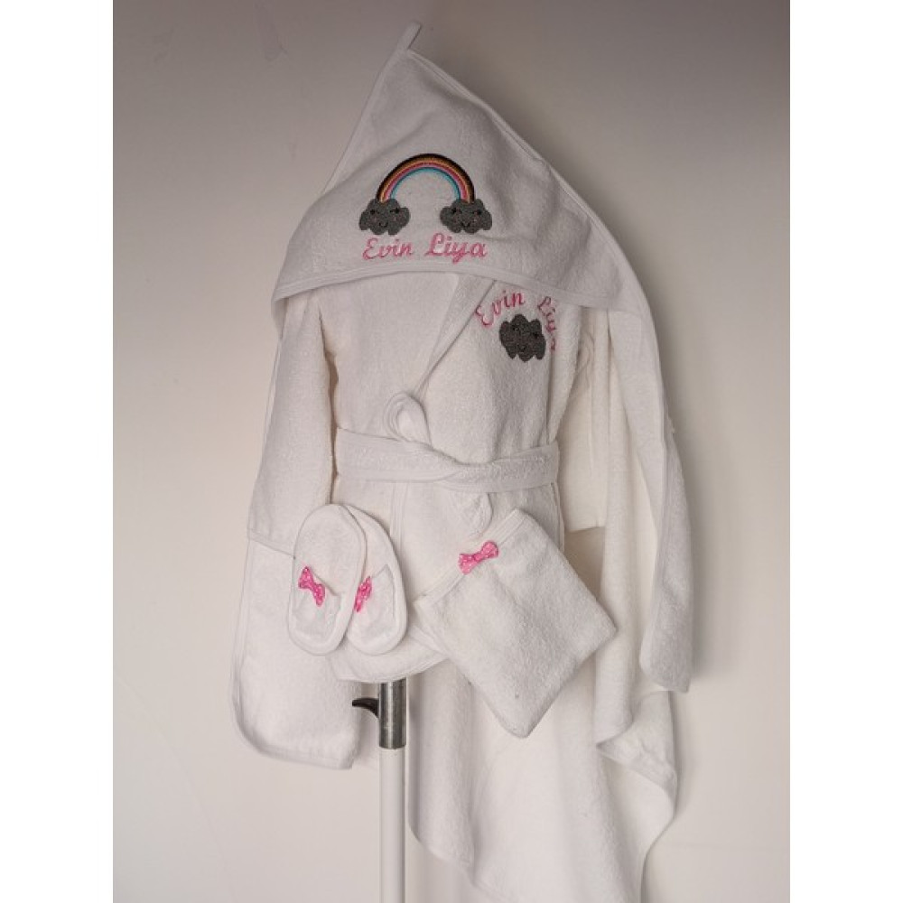 Moms And Babies Kız Çocuk Bornoz ve Havlu Seti Kişiye Özel Isimli 1-5 Yaş - Beyaz - 1 - 5 Yaş Bebek Banyo-Tuvalet Fiyatı