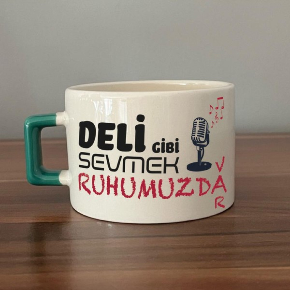 Mor Mürekkep Deli Gibi Sevmek Ruhumuzda Var Baskılı Yeşil Kulplu C Fincan - Açık Gri - Beyaz - 200 ml Fincan / Bardak / Kahve Takımı Fiyatı