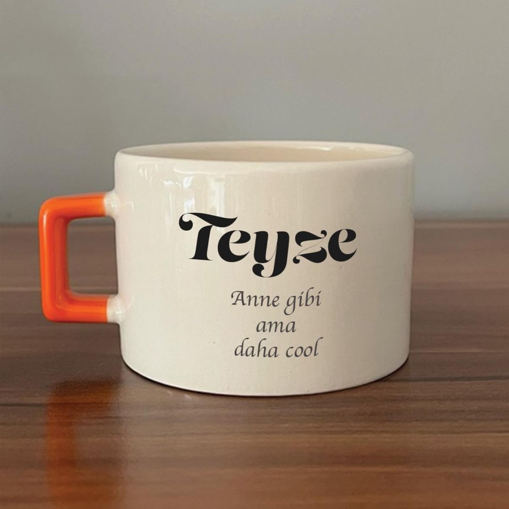 Mor Mürekkep Teyze Baskılı Turuncu Kulplu C Fincan - Açık Gri - Beyaz - 200 ml Fincan / Bardak / Kahve Takımı Fiyatı