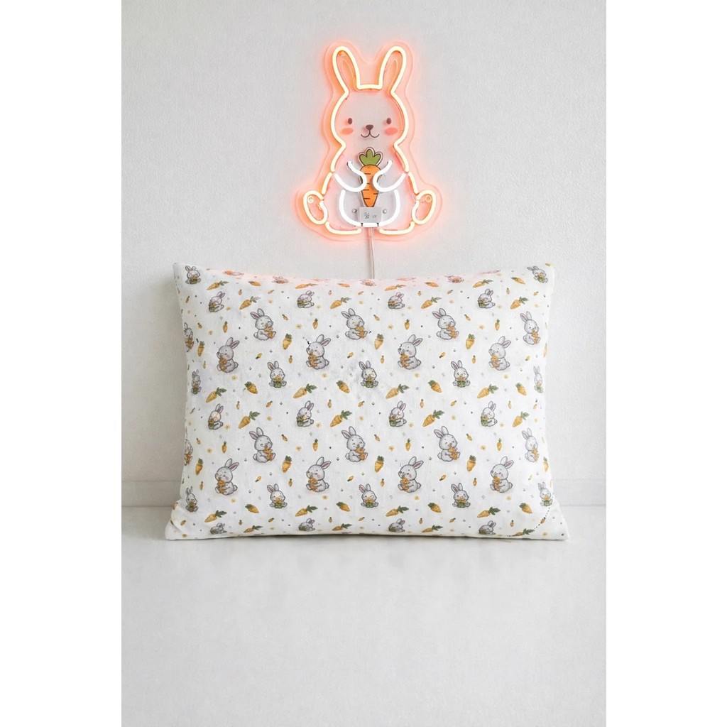 More Home Müslin Bebek Yastık Kılıfı Kapaklı 35X45 Havuç Yiyen Tavşan - Çok Renkli Yastık Kılıfı Fiyatı