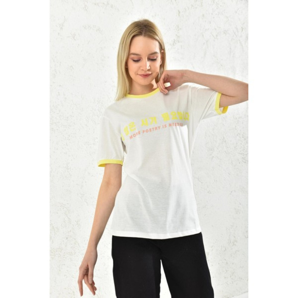 Moviment Beyaz Yaka Ve Kol Ucu Sarı Şerit Detaylı T-Shirt Bayan T-shirt Fiyatı