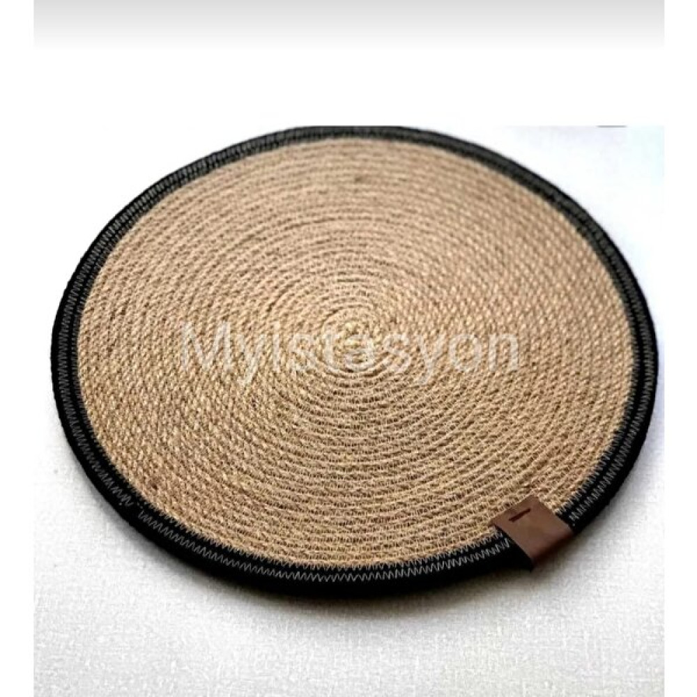 My İstasyon Hasır Amerikan Servisi Supla Örme Bambu Kalite Runner, 6 Adet Tabak Altlığı Makine Dikişli Handmade - 32 x 33 cm - Bej Amerikan Servis Fiyatı