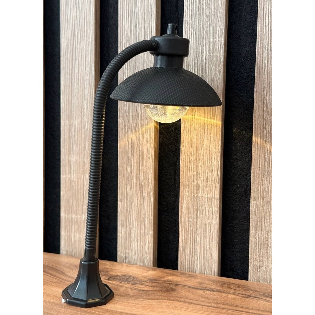 MYK Hediye ve Sanat Atölyesi Işıklı Pilli Sokak Lambası Biblo Teraryum, Diorama, Maket ve Dekor Süslemeleri Sarı & Beyaz Çift Renk Işık 16 cm SSD / Solid State Drive Fiyatı