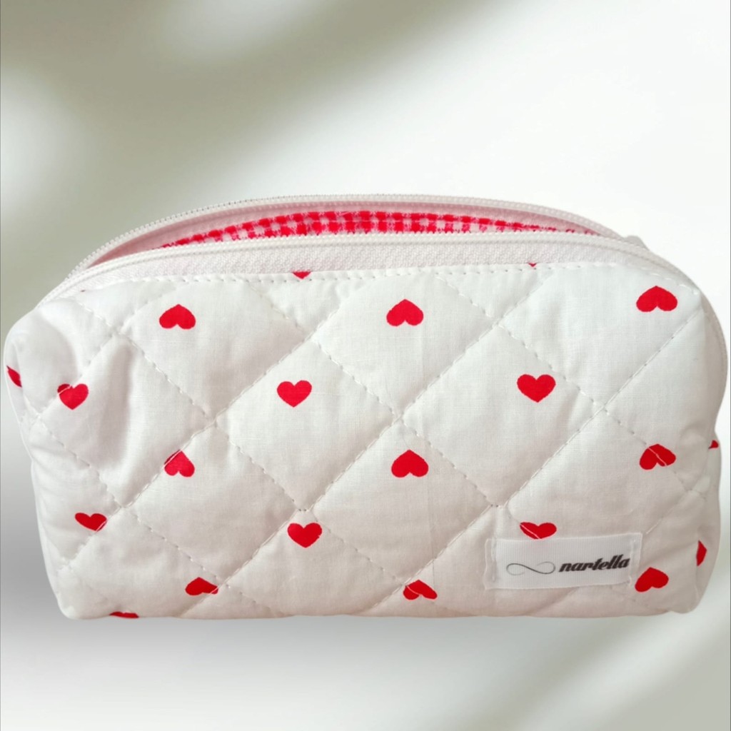 Nartella Love Heart Kalpli Kapitone Kalemlik & Kalem Kutusu – Kırmızı Astar, Geniş Hacimli 20×8×8 cm - Pembe - Beyaz Kalem & Yazı Gereçleri Fiyatı