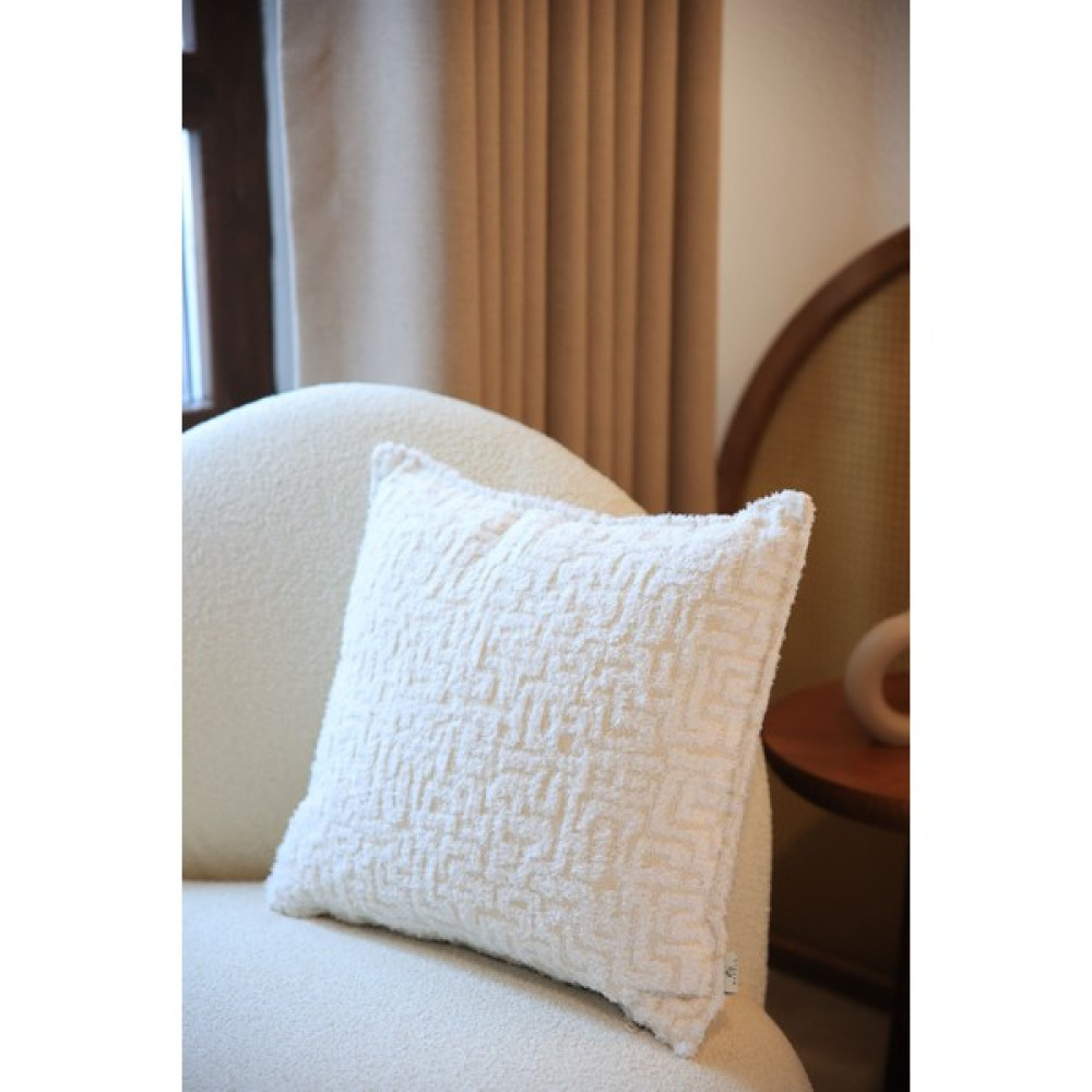 Needle Labirent Beyaz Kırlent Kılıfı - 45 x 45 cm Kırlent / Mobilya Yastığı Fiyatı